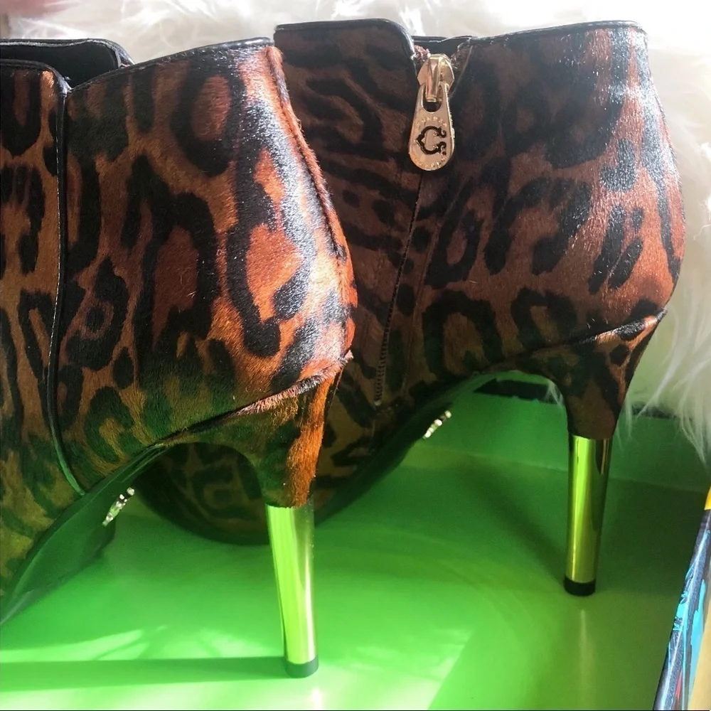 C Wonder Gold Heel Bootie NIB - Picture 8 of 14